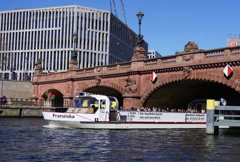 Berlin: 1-Hour Boat Tour with Bilingual Live Guide - A short, comfy way to see Berlin’s center from the water