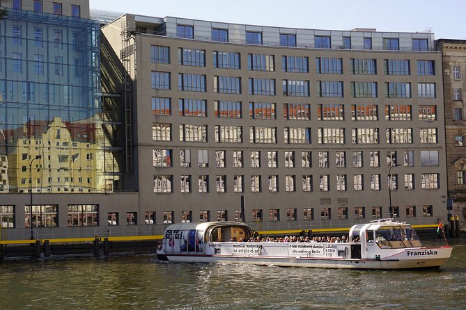 Berlin: 1-hr Boat Tour with Bilingual Live Guide (DE/EN) - Best-fit for your travel style (and who should skip it)