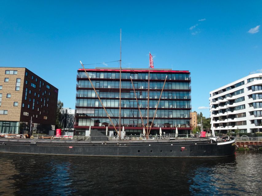 Berlin: 2.5-Hour East Side Boat Cruise with Commentary - Reichstag and Federal Chancellery: Government Power Framed by the Spree