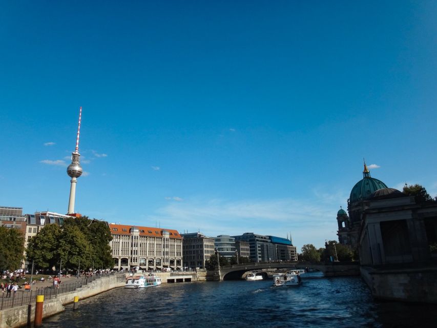 Berlin: 2.5-Hour East Side Boat Cruise with Commentary - Mühlendamm Lock: The Slow-Moving Moment That Makes the Story Click