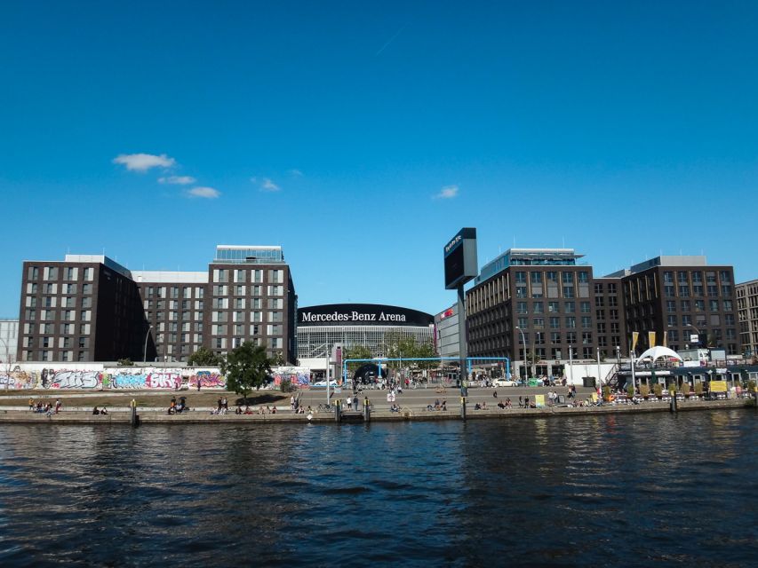 Berlin: 2.5-Hour East Side Boat Cruise with Commentary - Back Toward Berlin-Mitte: Nikolaiviertel and Humboldt Forum Views from the River