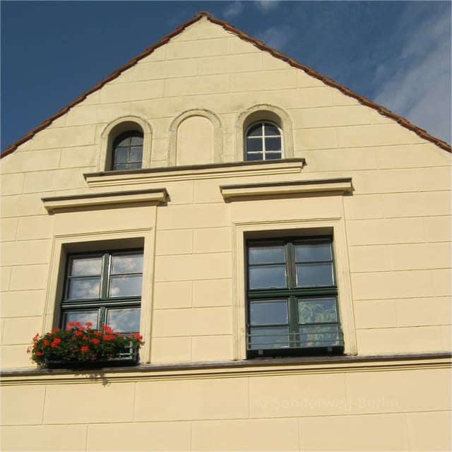 Berlin: 2.5-Hour Neighborhood Tour of Neukölln - Why Neukölln’s story hits hard in just 2.5 hours