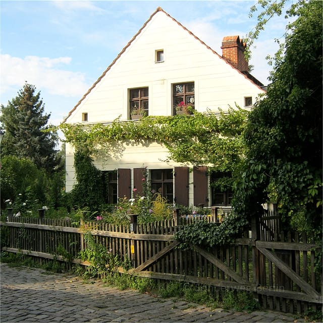 Berlin: 2.5-Hour Neighborhood Tour of Neukölln - Rollberg and Innstraße: proletarian residence district and housing design