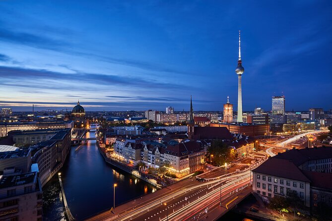 Berlin 3-Course Dinner Cruise - Service and atmosphere: relaxed dinner first