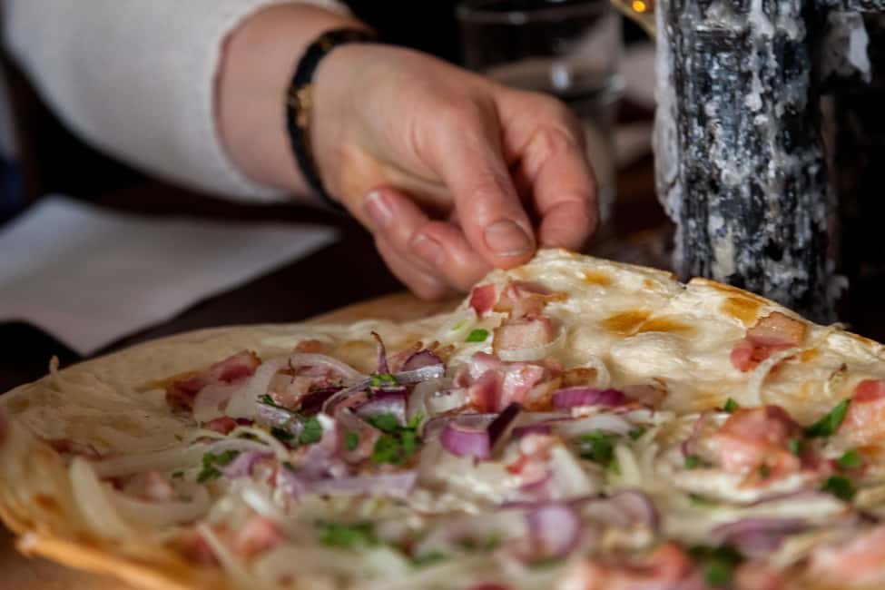 Berlin: 3-Hour Secret Food Tour - The secret side of the historic center: street art and hidden routes
