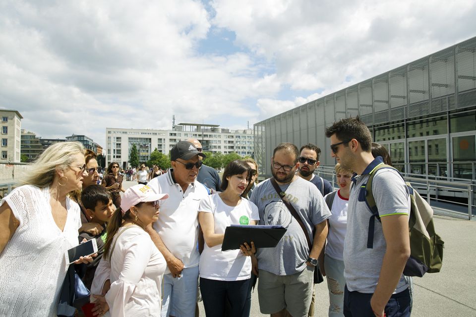 Berlin: 4-Hour Guided Highlights Tour in Spanish - From divided Berlin to everyday life behind the Wall