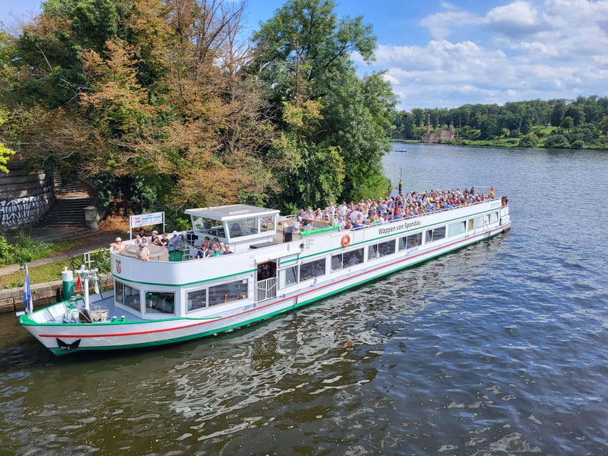Berlin: 7 Lakes Boat Tour through the Havel Landscape - Grunewaldturm, Imcheninsel, and Schwanenwerder: parklands and peninsula views