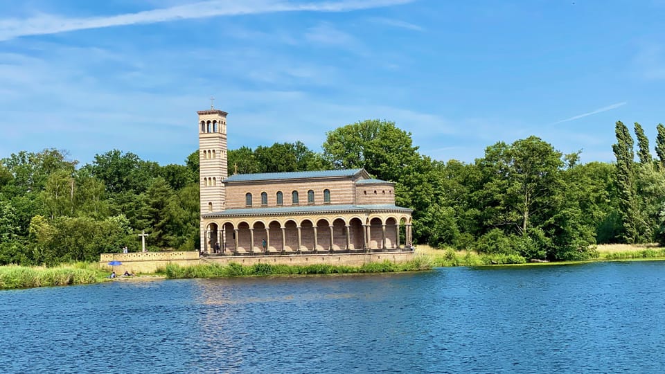 Berlin: 7 Lakes Boat Tour through the Havel Landscape - Wannsee and the villas: where the shoreline turns into a roll call of famous names