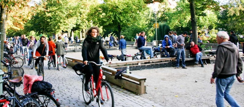 Berlin: Alternative Berlin Bike Tour - Friedrichshain and the Wall’s Long Shadow