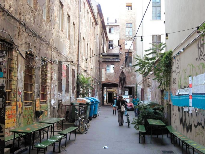 Berlin: Backyards of Berlin 2-Hour Tour - Artisan Courtyards: Artisan Association Spaces and Sophie-Gips-Höfe