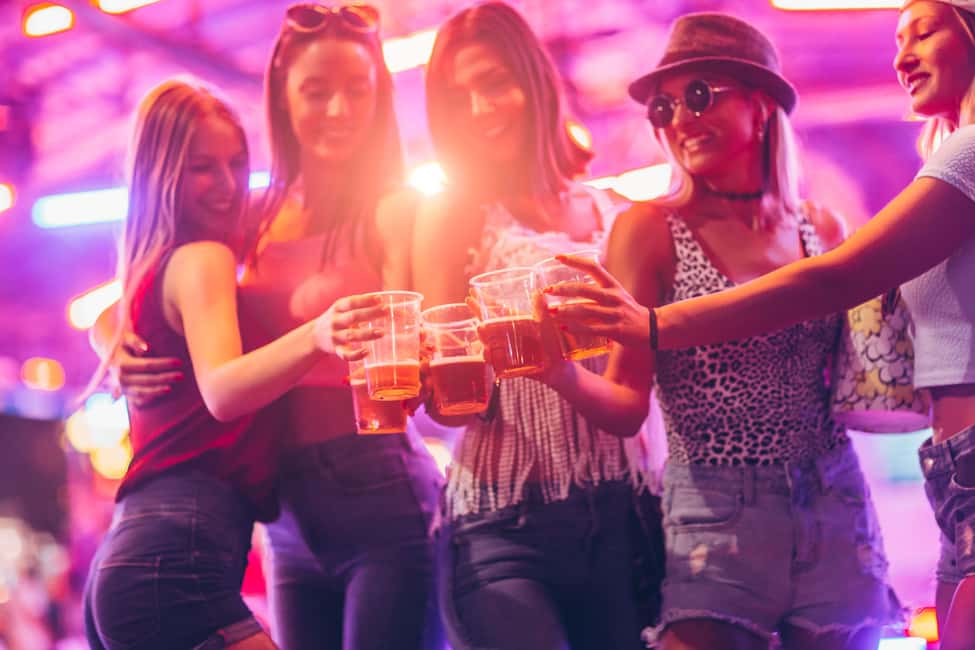 Berlin: Bar & Party Tour with Free Shots & VIP Club Access - Key points that make this tour work