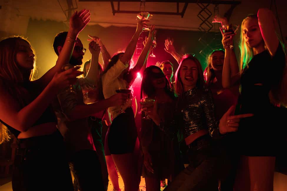 Berlin: Bar & Party Tour with Free Shots & VIP Club Access - Tips to Make Your Night Run Smoothly