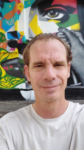 Berlin: Berlin Wall & East Side Gallery Walking Tour - How the Guide Helps You Take Better Photos Without Overthinking It