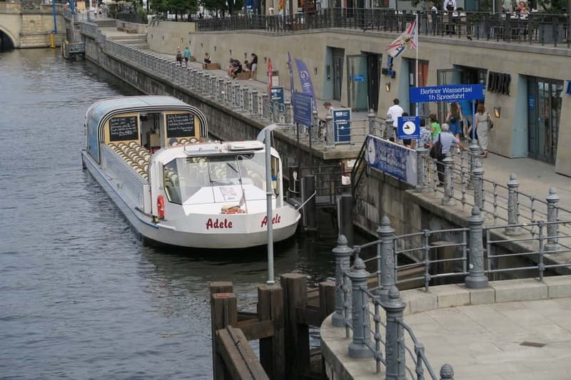 Berlin: Boat Sightseeing Cruise with Audioguide - Key highlights worth planning around