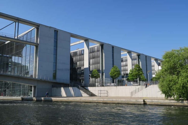 Berlin: Boat Sightseeing Cruise with Audioguide - The Spree route: what to look for at each stop