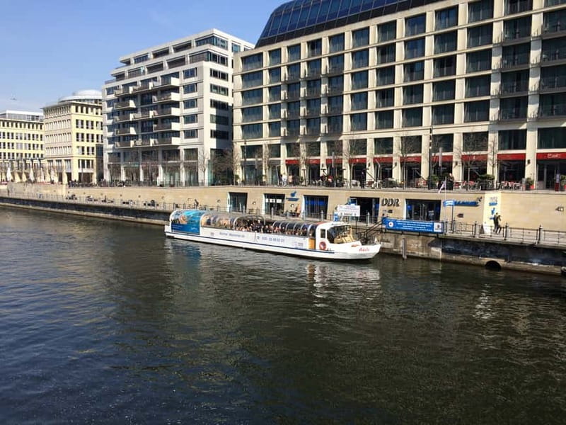 Berlin: Boat Sightseeing Cruise with Audioguide - Comfort on the Spree: retractable roof, heating, and real “hour-long” ease