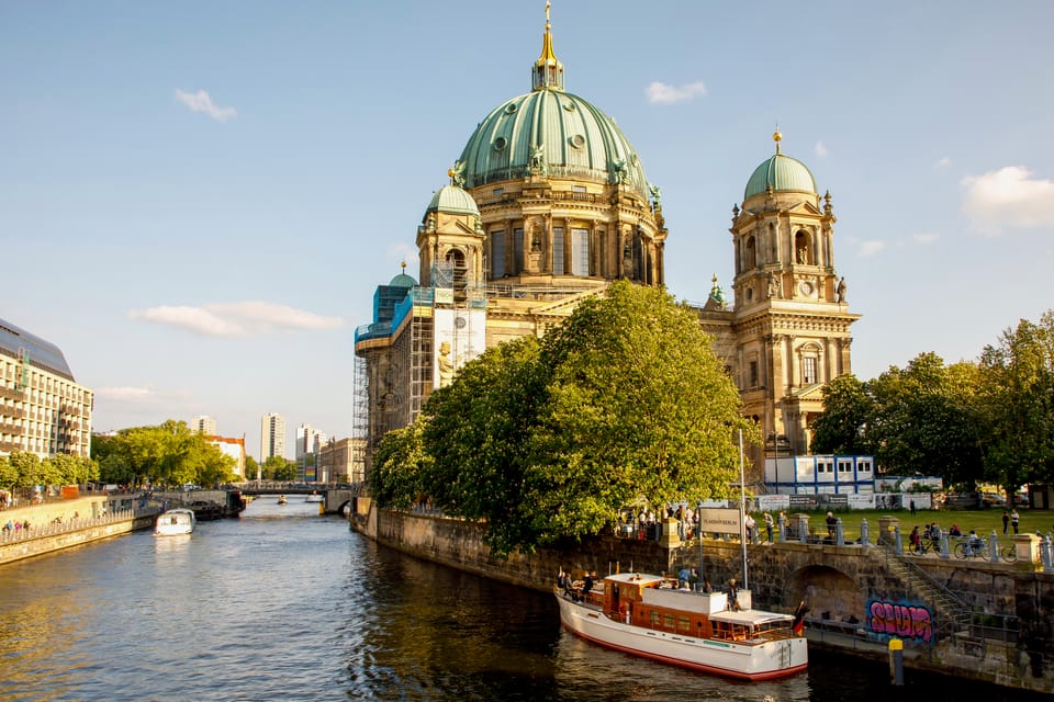 Berlin: Boat Sightseeing Tour on Electric Motor Yacht - Should you book the electric Spree cruise on Fitzgerald?
