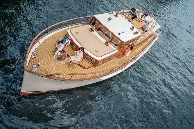 Berlin Boot Sightseeing Tour on Electric Private Yacht - Price, Drinks, and Value: What You Pay For (and What You Don’t)