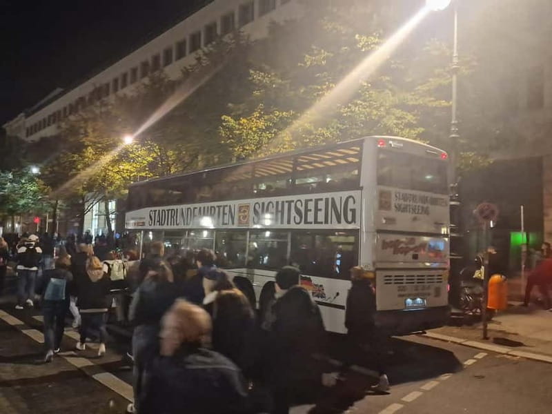 Berlin: Bus Tour by Night with Live Commentary - The light show route: Kurfürstendamm to Tiergarten