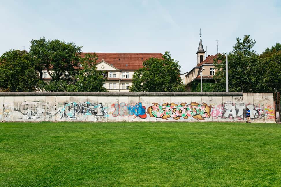 Berlin: Cold War Walking Tour on Berlin Wall Route - Price and value: is $26 worth two hours of Wall history?