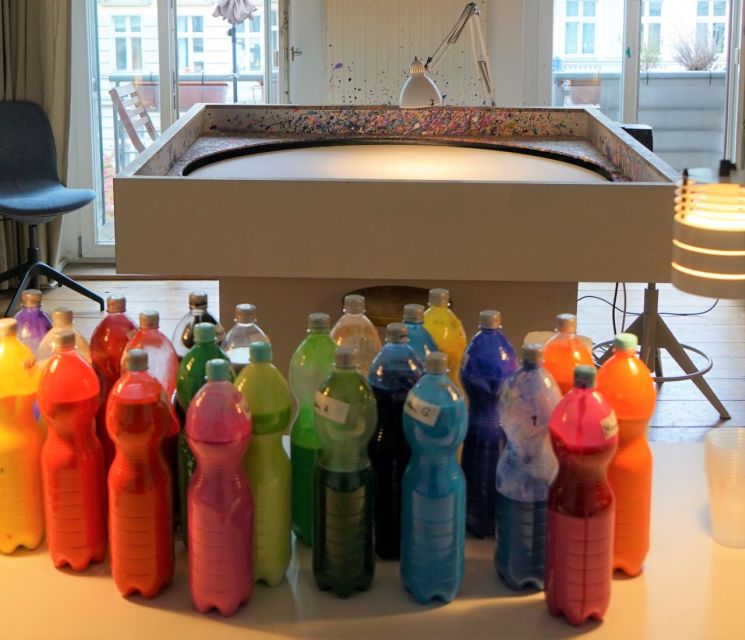 Berlin: Create Your Own Spin Painting at Jans Echternacht - Key things to know before you spin paint in Berlin