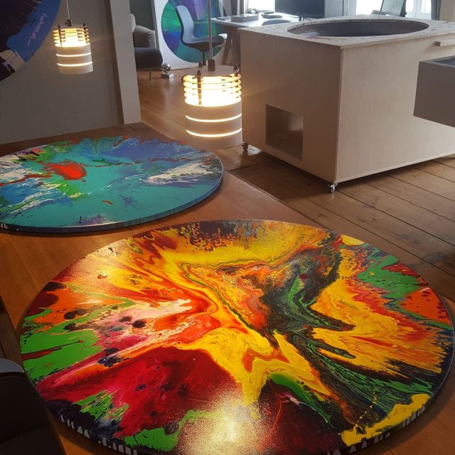 Berlin: Create Your Own Spin Painting at Jans Echternacht - What you actually do in the 1-hour session