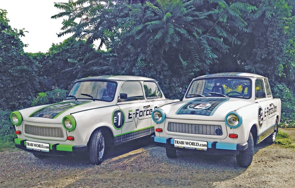 Berlin: E-Trabi City Tour - Driving the e-Trabi: instruction, roles, and the “license” souvenir