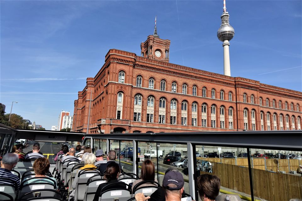 Berlin: East and West Hop-On Hop-Off Bus Tour - East Side Gallery: graffiti history with major photo power