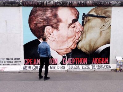 Berlin: East and West Wall Tour by Bike with a Guide - Meeting Point at Cotheniusstraße: An Easy Start Near Friedrichshain