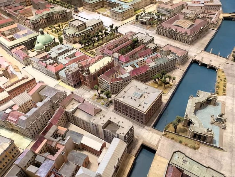 Berlin: East and West Wall Tour by Bike with a Guide - Mitte Classics: Nikolaiviertel, Berlin Palace Area, and Museum Island Photos