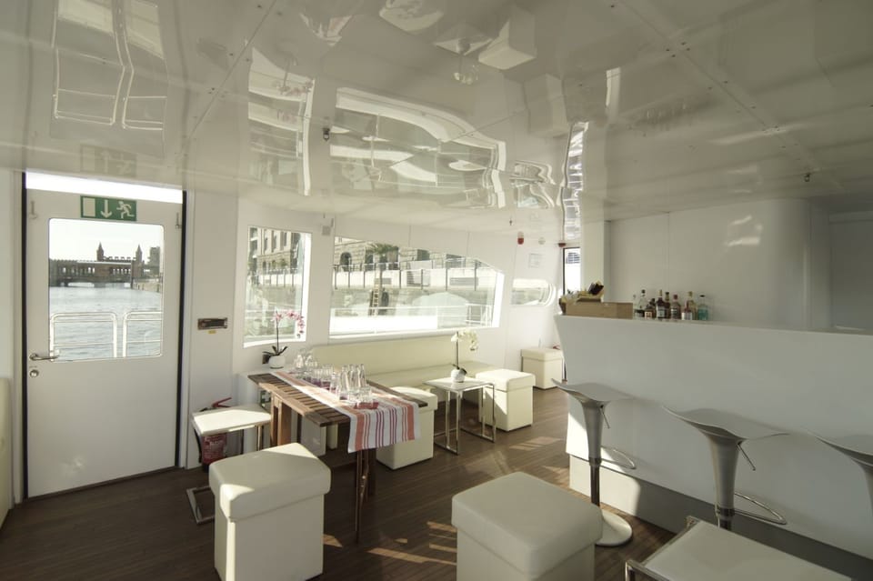 Berlin: Exclusive Boat Tour on a Solar-Powered Catamaran - Silent solar power: what it changes for your experience