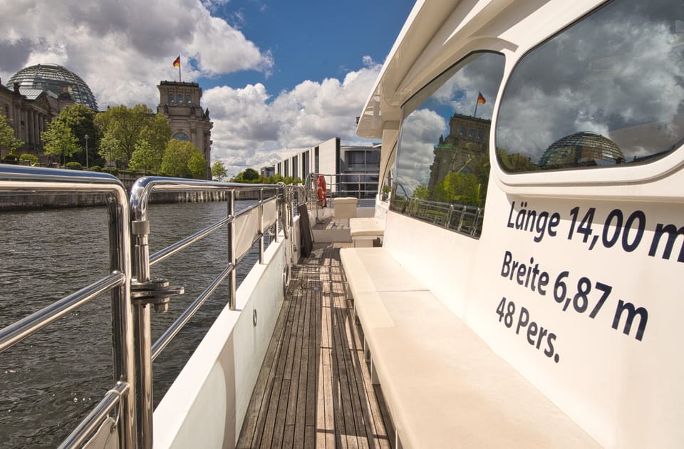 Berlin: Exclusive Boat Tour on a Solar-Powered Catamaran - Who should book this Spree catamaran cruise