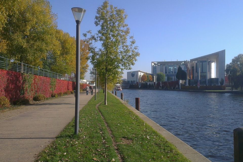 Berlin Express: Private 1-Hour E-Rickshaw Ride - Main Sights Plus the Streets Other Tours Miss