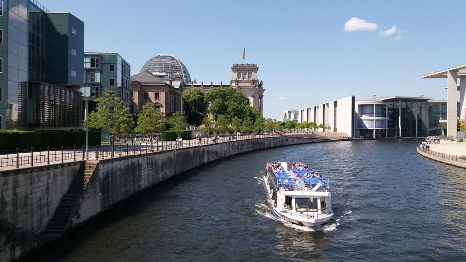 Berlin: Government District around the Reichstag Guided Tour - Government District Photo Stop (Longer Pause): Where Politics Becomes Geography
