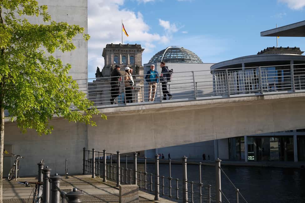 Berlin: Government Quarter Tour and Reichstag Dome Visit - The guided walk through the government district: short stops, big context