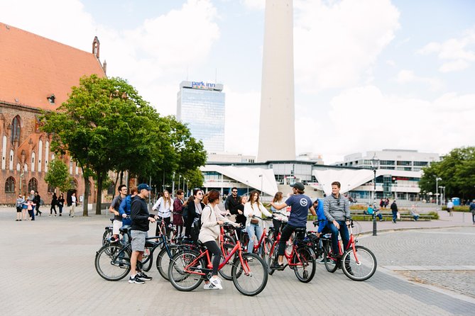 Berlin Highlights: 3-Hour Bike Tour - Safety and group flow: what to expect when you cycle in Berlin