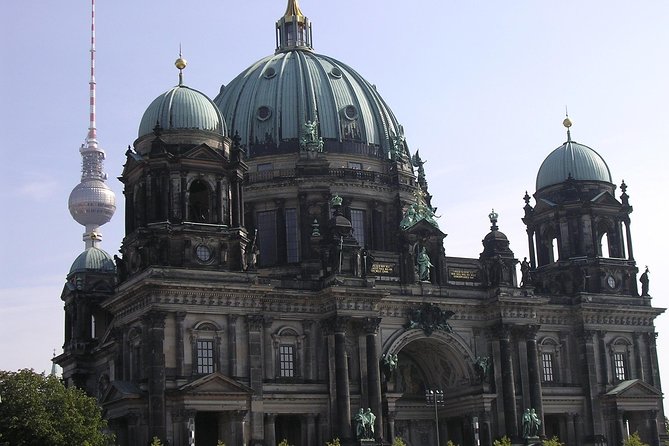 Berlin Highlights Private Guided Walking Tour - Private Berlin highlights without the herd mentality