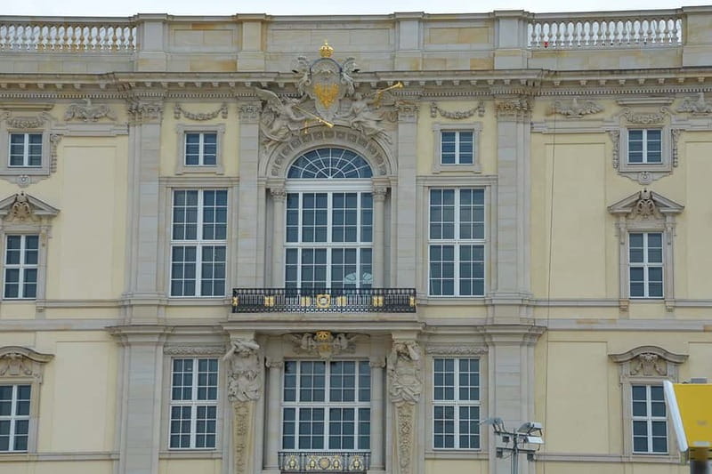 Berlin: Historic Center Walking Tour with a Real Berliner - Museum Island and Humboldt Forum: Old Museums and Rebuilt Identity