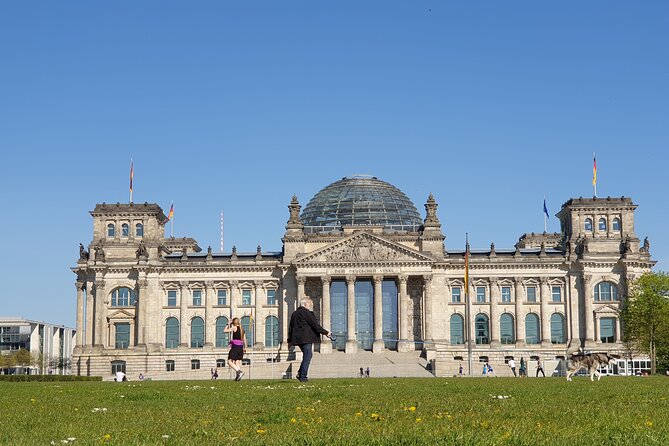 Berlin History Walking Tour with a French-Speaking Guide - Museum Island to Alexanderplatz area: the end of the morning arc