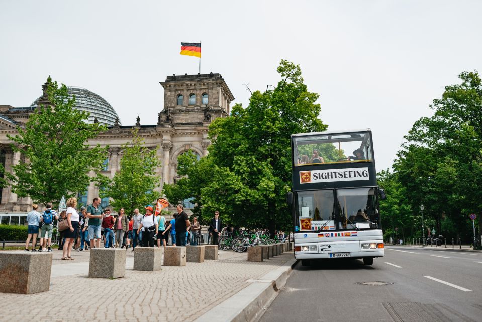 Berlin: Hop-on Hop-off Bus Tour with Live Commentary - Unter den Linden and Museum Island: architecture, culture, and one tricky road reality