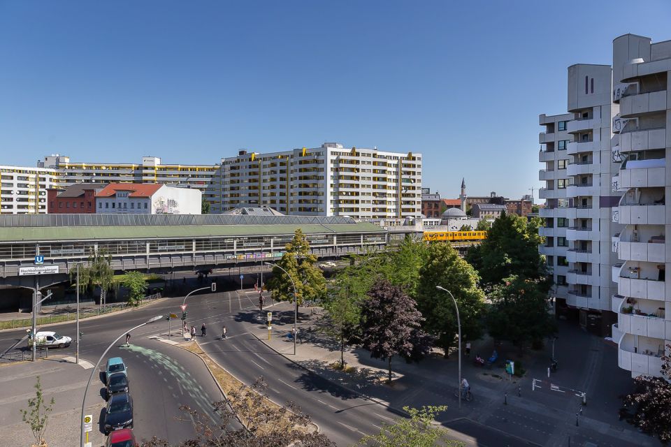 Berlin: Kreuzberg Guided Walking Evening Tour - Lausitzer Pl. 8 A and the SO36 Story: Punk, New Wave, and Trouble