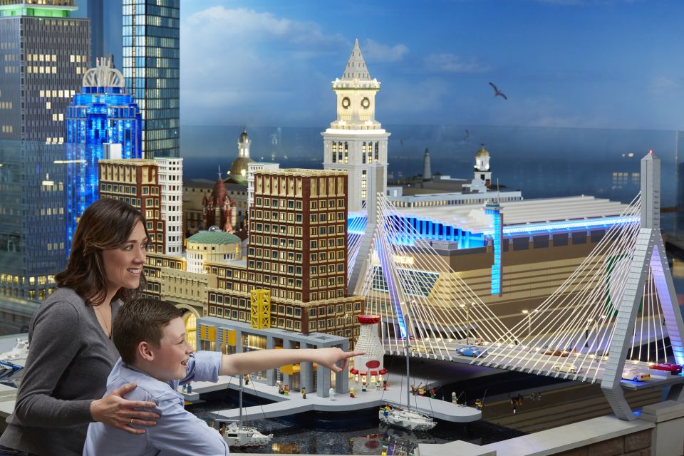 Berlin: Legoland Discovery Centre Entry Ticket - Workshops and Build Zones: LEGO Dots, LEGO Classics, and City Play