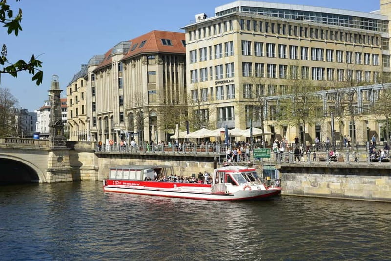 Berlin: Panoramic Boat Tour with Bilingual Audio Guide - The Panoramic Ship: Windows, Roof, and Seat Reality