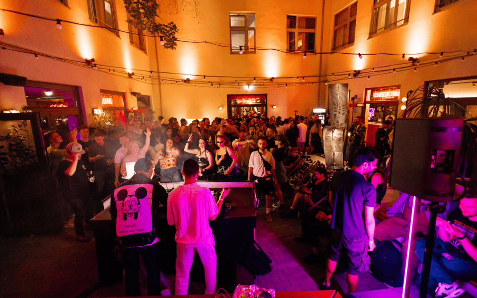 Berlin: Pub Crawl with Shots and VIP Club Entry - Who This Tour Is Best For (And Who Might Want to Skip It)