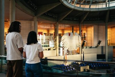 Berlin: Reichstag, Dome and Government District Guided Tour - Meeting at Paul-Löbe-Allee: find the group fast and avoid stress