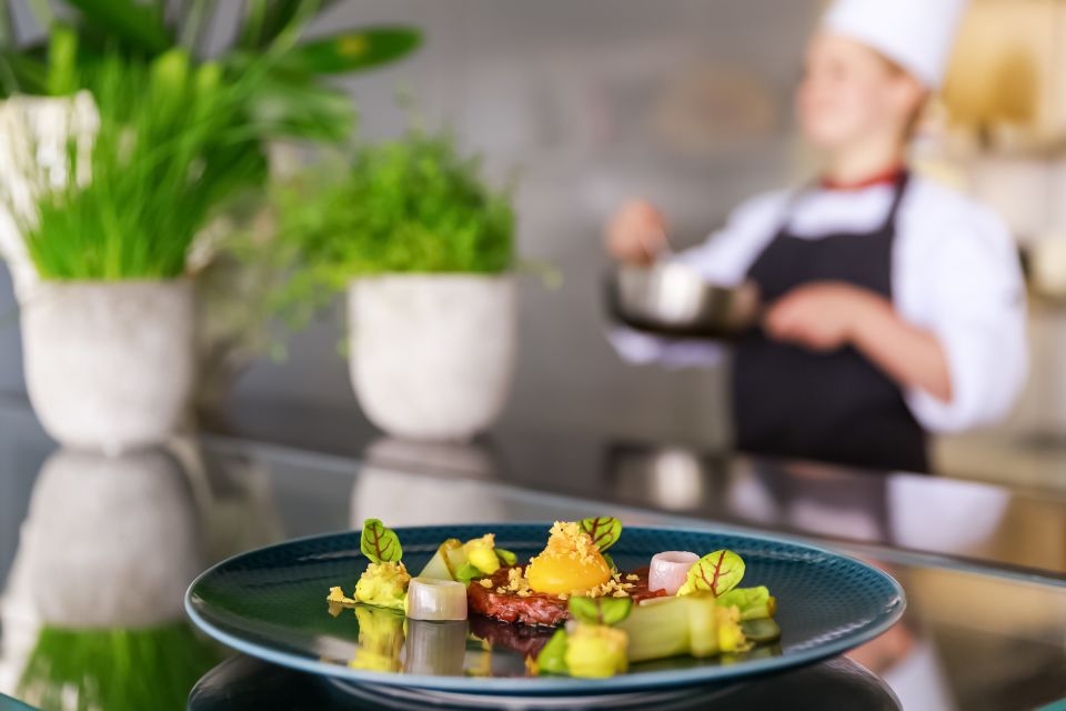 Berlin: Rooftop Lunch at the Reichstag's Käfer Restaurant - Views and seating: how to get the best use of your 90 minutes