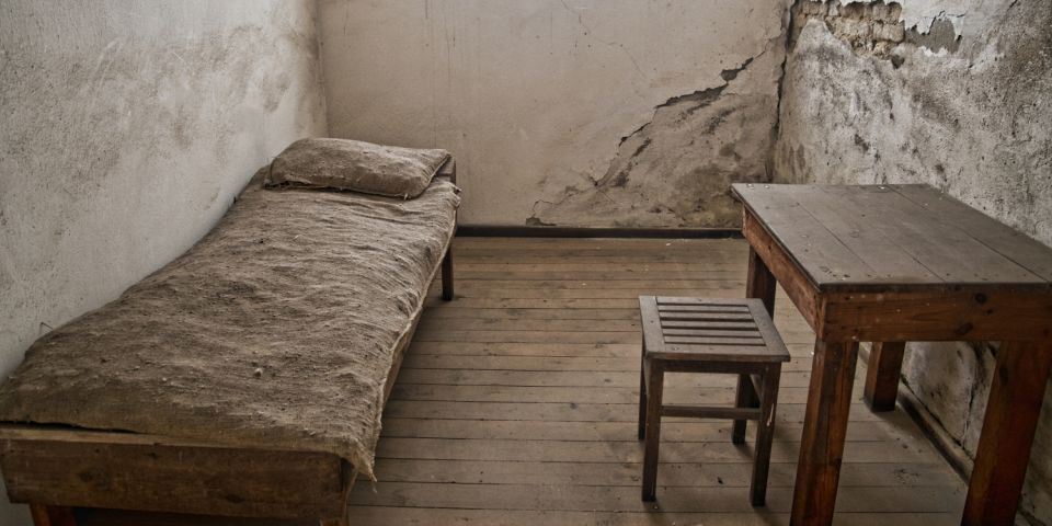 Berlin: Sachsenhausen Concentration Camp and Potsdam Tour - Guides, Tone, and the Human Side of a Difficult Day