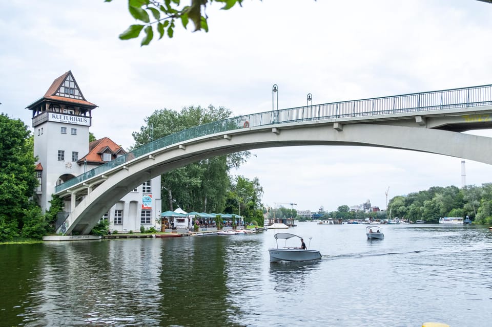 Berlin: Self-Drive Boat Tour - Where you start at GoBoat: finding the right dock and staff