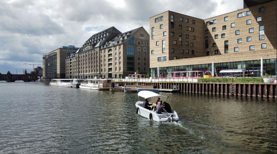 Berlin: Self-Drive Boat Tour - Safety briefing and boat controls: being a captain without stress