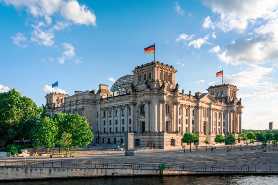 Berlin: Sights and Highlights Bike Tour with a Local Guide - Pace, safety, and group size: what you’re signing up for